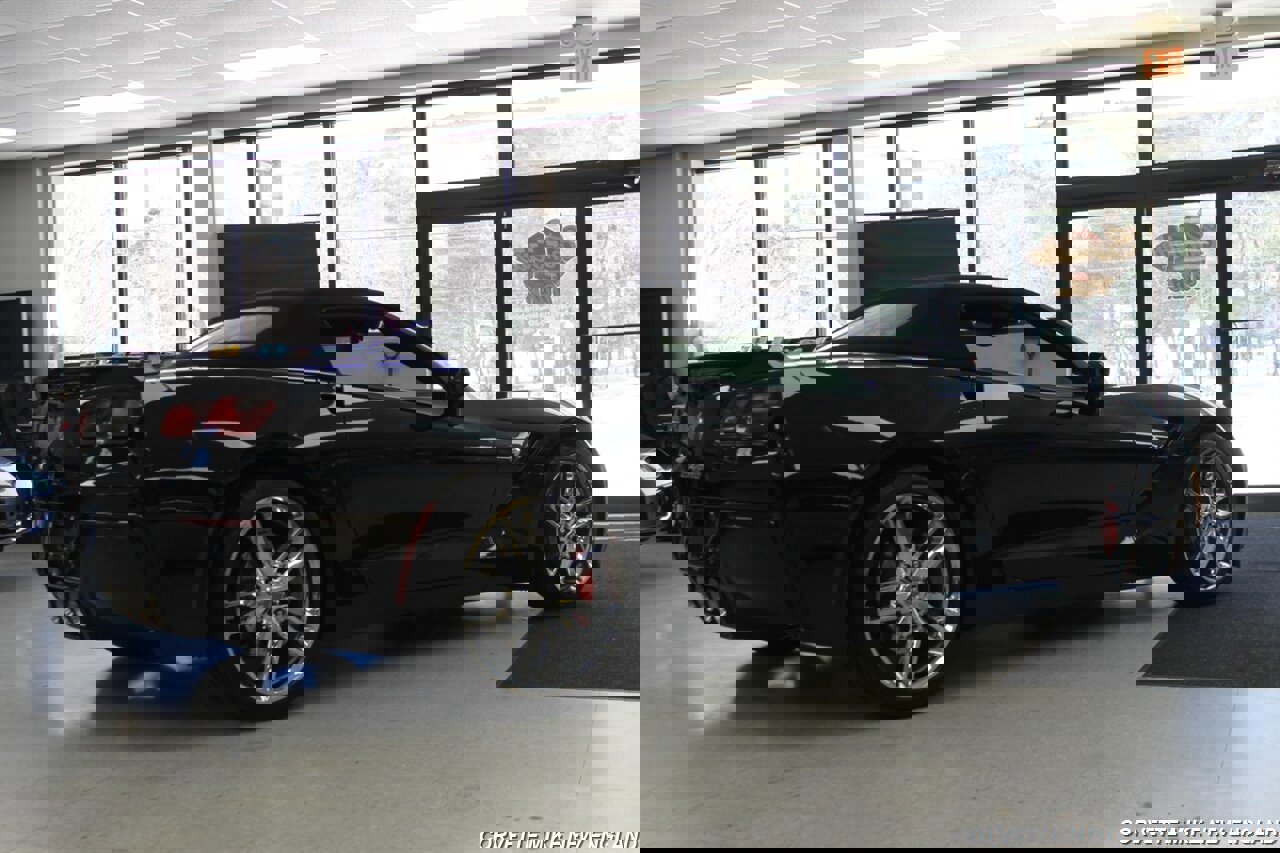 Used 2016 Chevrolet Corvette Stingray Convertible w/ 2LT Preferred Equipment Group RWD image 10