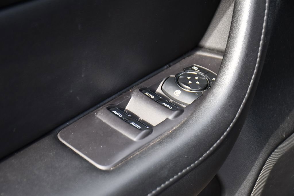 Used 2016 Lincoln MKS AWD image 22