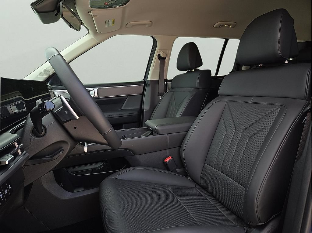 Used 2026 Hyundai Santa Fe SEL FWD image 14