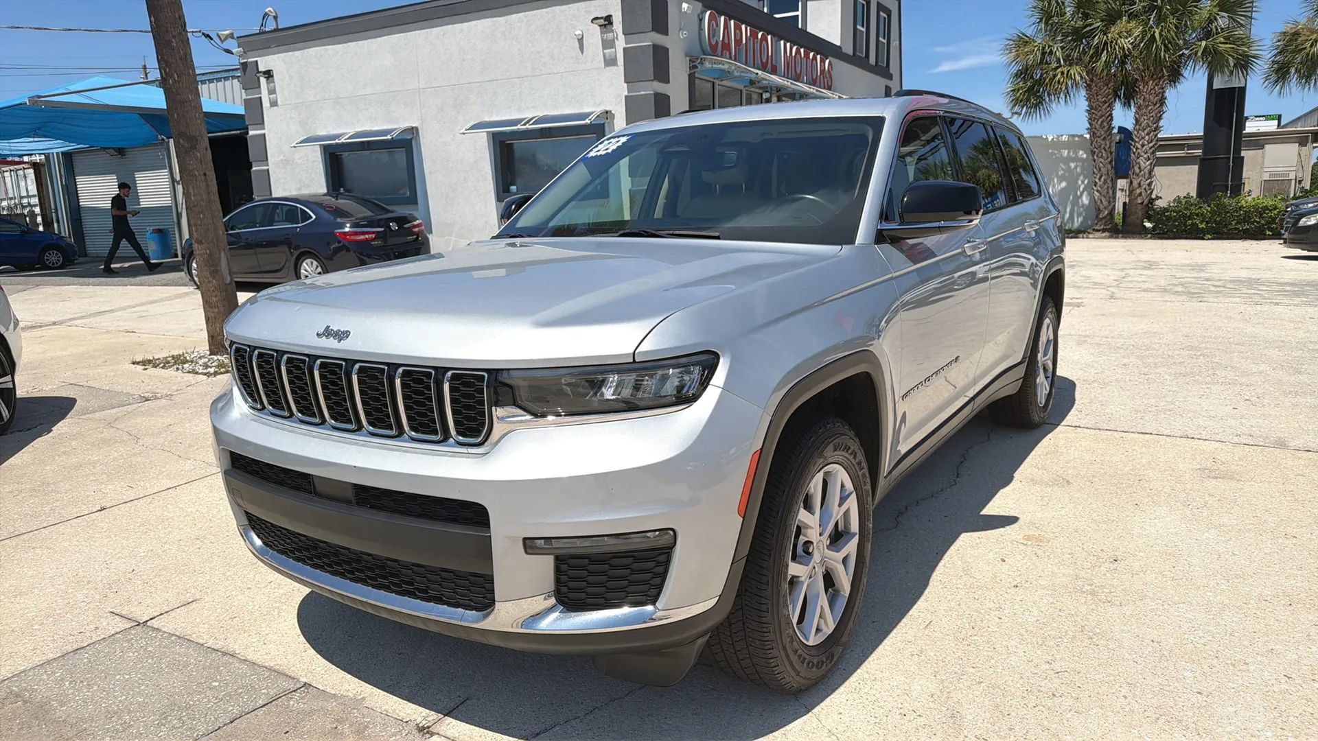 Used 2022 Jeep Grand Cherokee L Limited RWD image 1