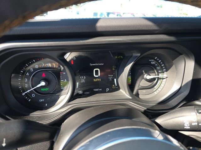 Used 2025 Jeep Wrangler Unlimited Sahara w/ Safety Group image 20