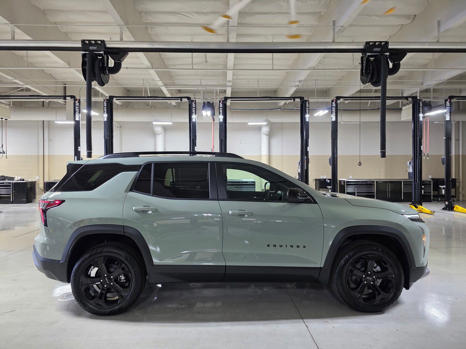New 2026 Chevrolet Equinox LT w/ Convenience Package II AWD/4WD image 8