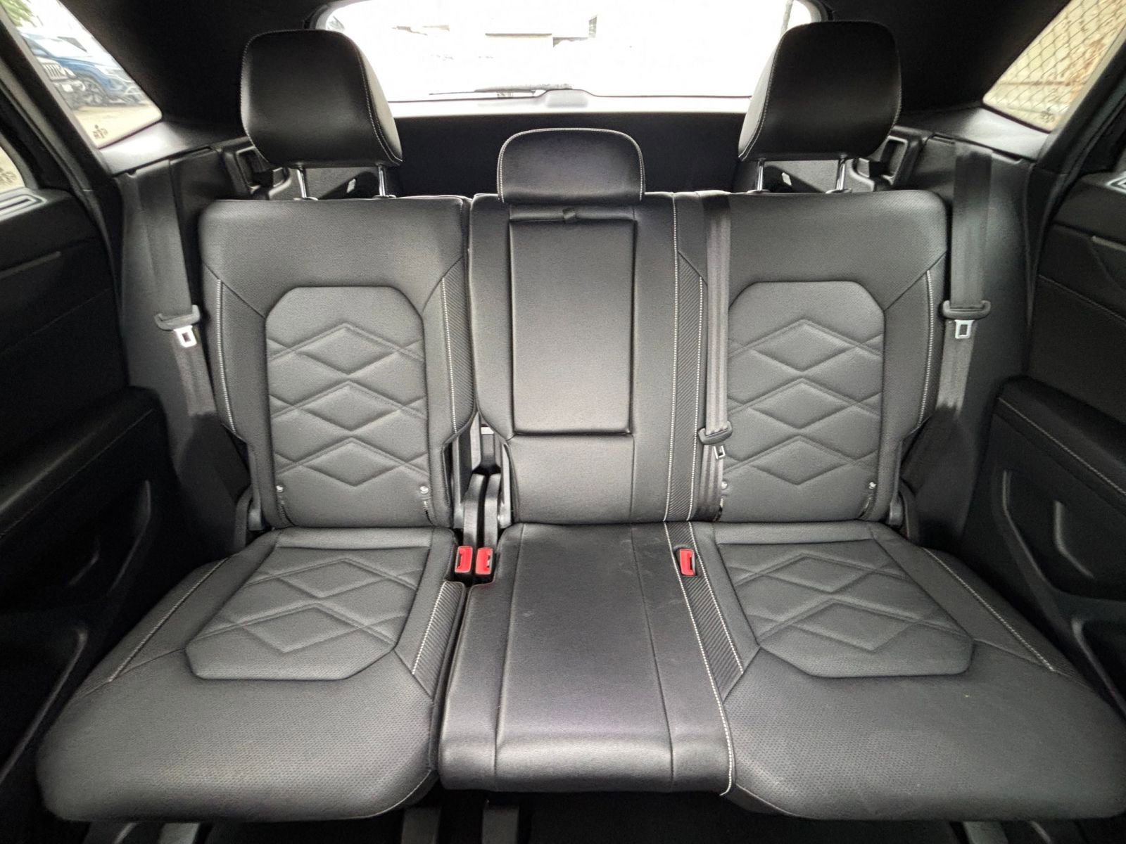 Used 2025 Volkswagen Atlas Cross Sport SE image 38