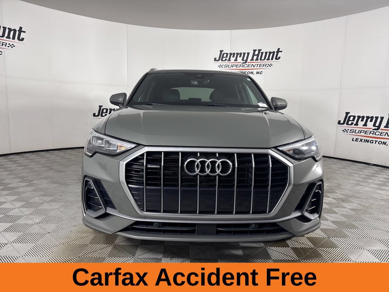 Used 2022 Audi Q3 2.0T Premium w/ Convenience Package AWD/4WD image 3