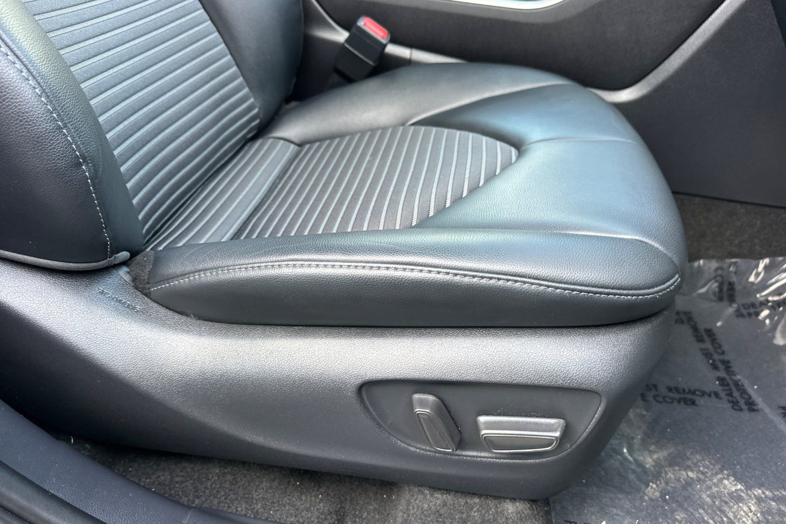 Used 2024 Toyota Highlander XSE FWD image 24
