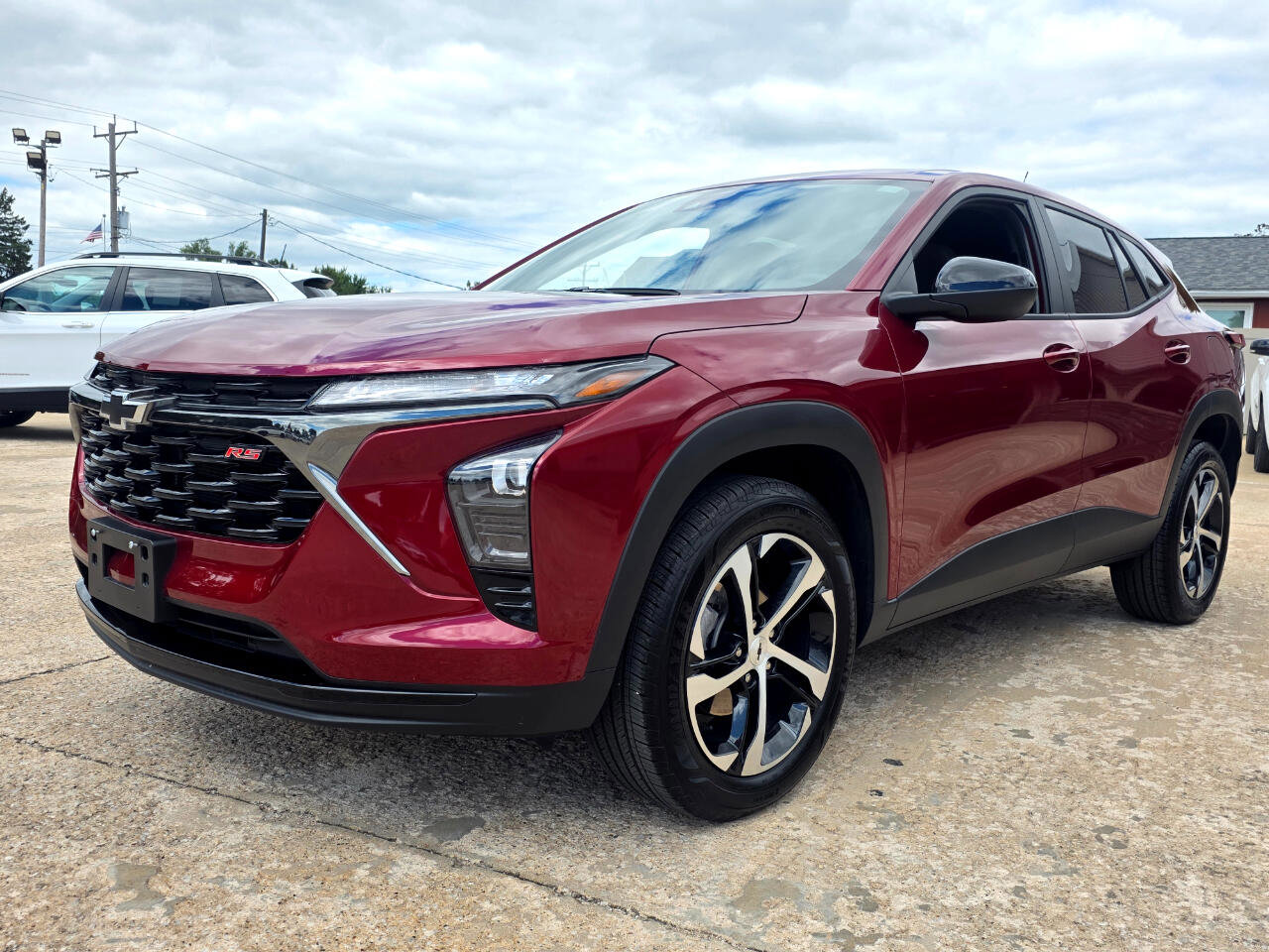 Used 2025 Chevrolet Trax RS w/ Driver Confidence Package image 2