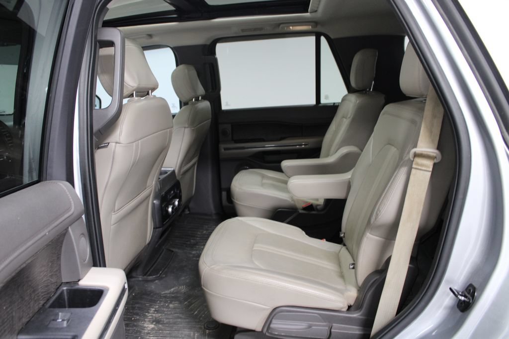 Used 2020 Ford Expedition Limited w/ Equipment Group 302A AWD/4WD image 19
