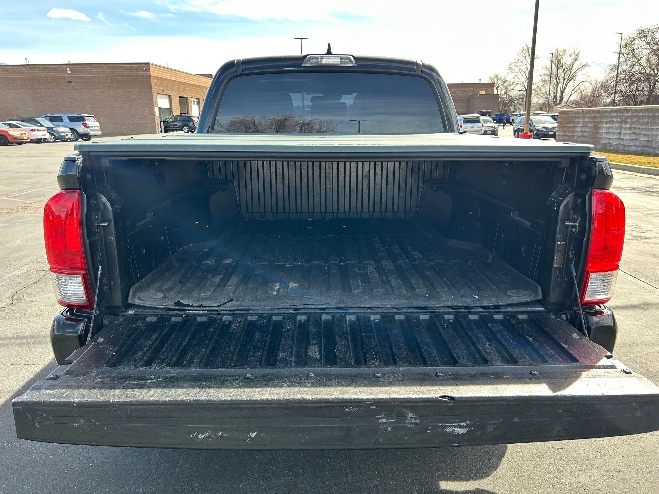 Used 2018 Toyota Tacoma SR image 24