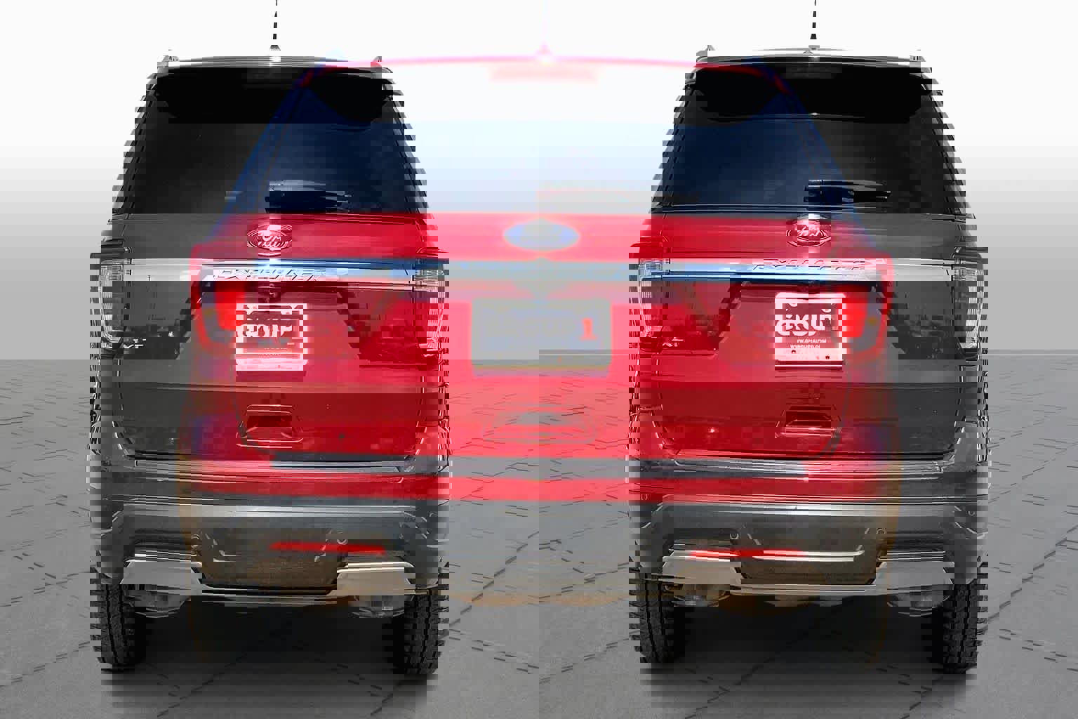 Used 2019 Ford Explorer XLT w/ Equipment Group 201A image 5