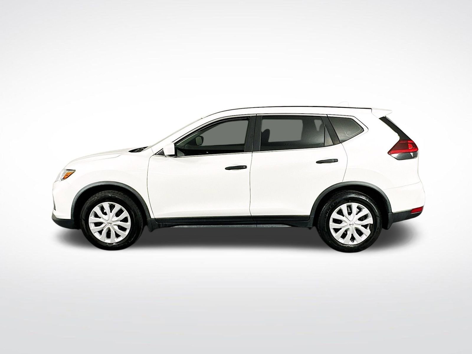 Used 2018 Nissan Rogue S image 5