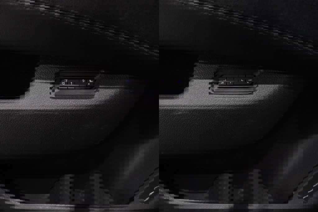 Used 2017 Cadillac Escalade ESV Premium Luxury image 20