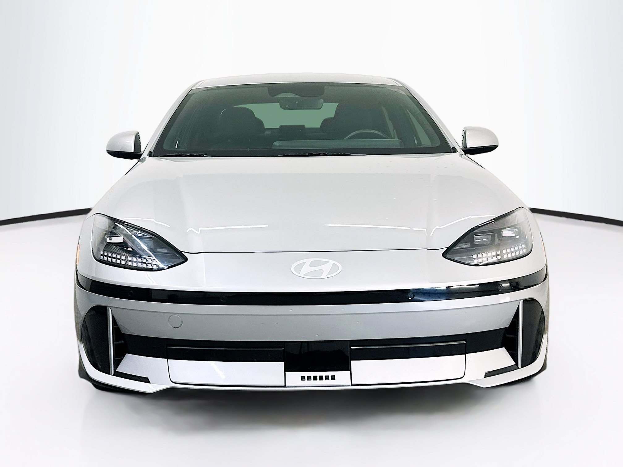Used 2023 Hyundai Ioniq 6 SEL AWD/4WD image 2