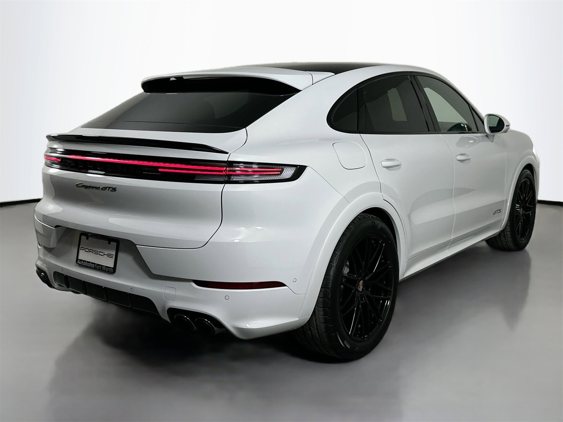 New 2026 Porsche Cayenne GTS image 7
