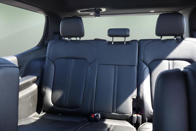 New 2026 Jeep Grand Wagoneer Limited image 17