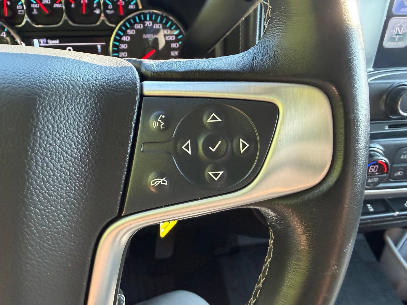 Used 2018 GMC Sierra 1500 SLE w/ SLE Value Package AWD/4WD image 15
