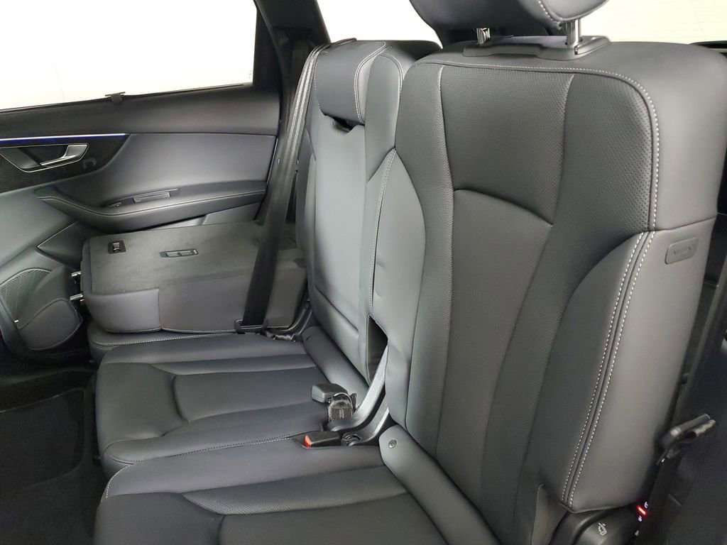 Used 2025 Audi Q7 3.0T Premium Plus w/ Premium Plus Package AWD/4WD image 9