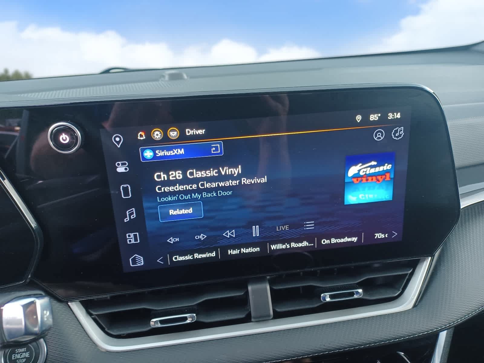 Used 2025 Chevrolet Equinox LT AWD/4WD image 11