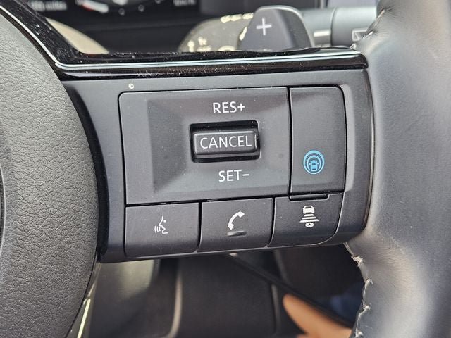 Used 2025 Nissan Pathfinder Platinum w/ Cargo Package FWD image 32
