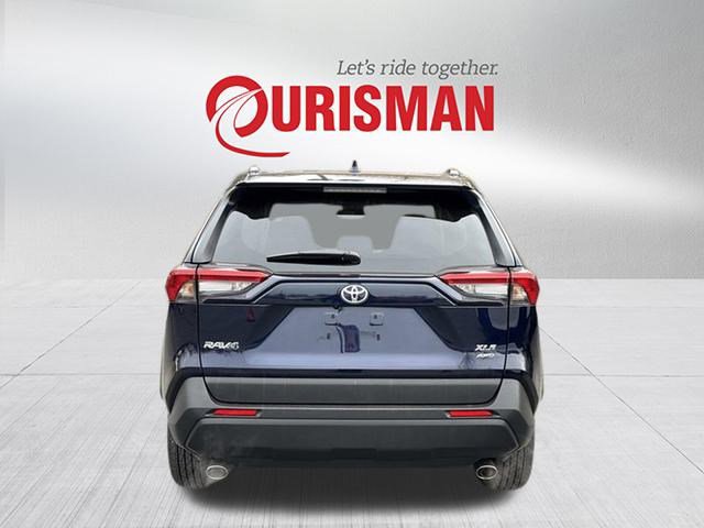 Used 2025 Toyota RAV4 XLE image 3