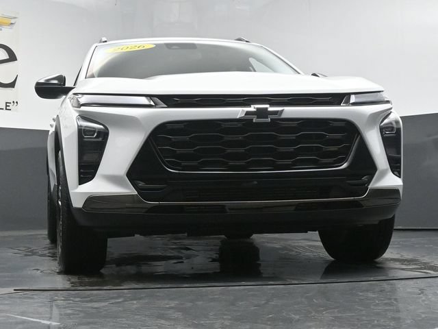 Used 2026 Chevrolet Trax ACTIV w/ Sunroof Package FWD image 3