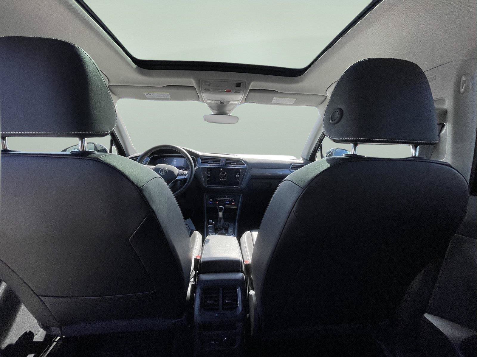 Used 2024 Volkswagen Tiguan SE AWD/4WD image 17