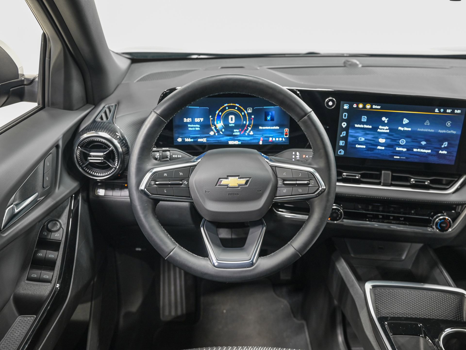 Used 2025 Chevrolet Equinox LT w/ Safety and Technology Package image 16