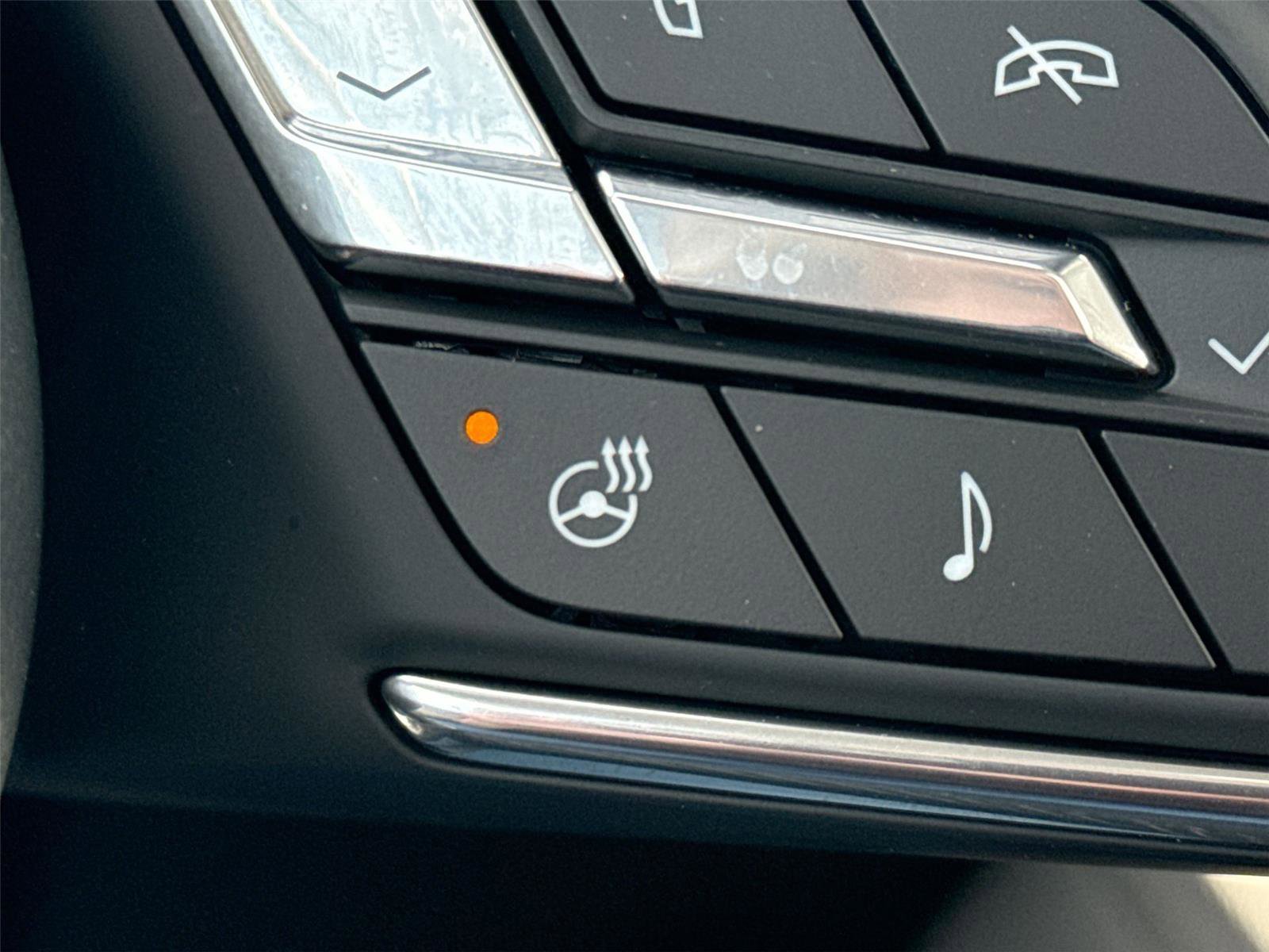 Used 2024 Buick Envision Avenir image 29