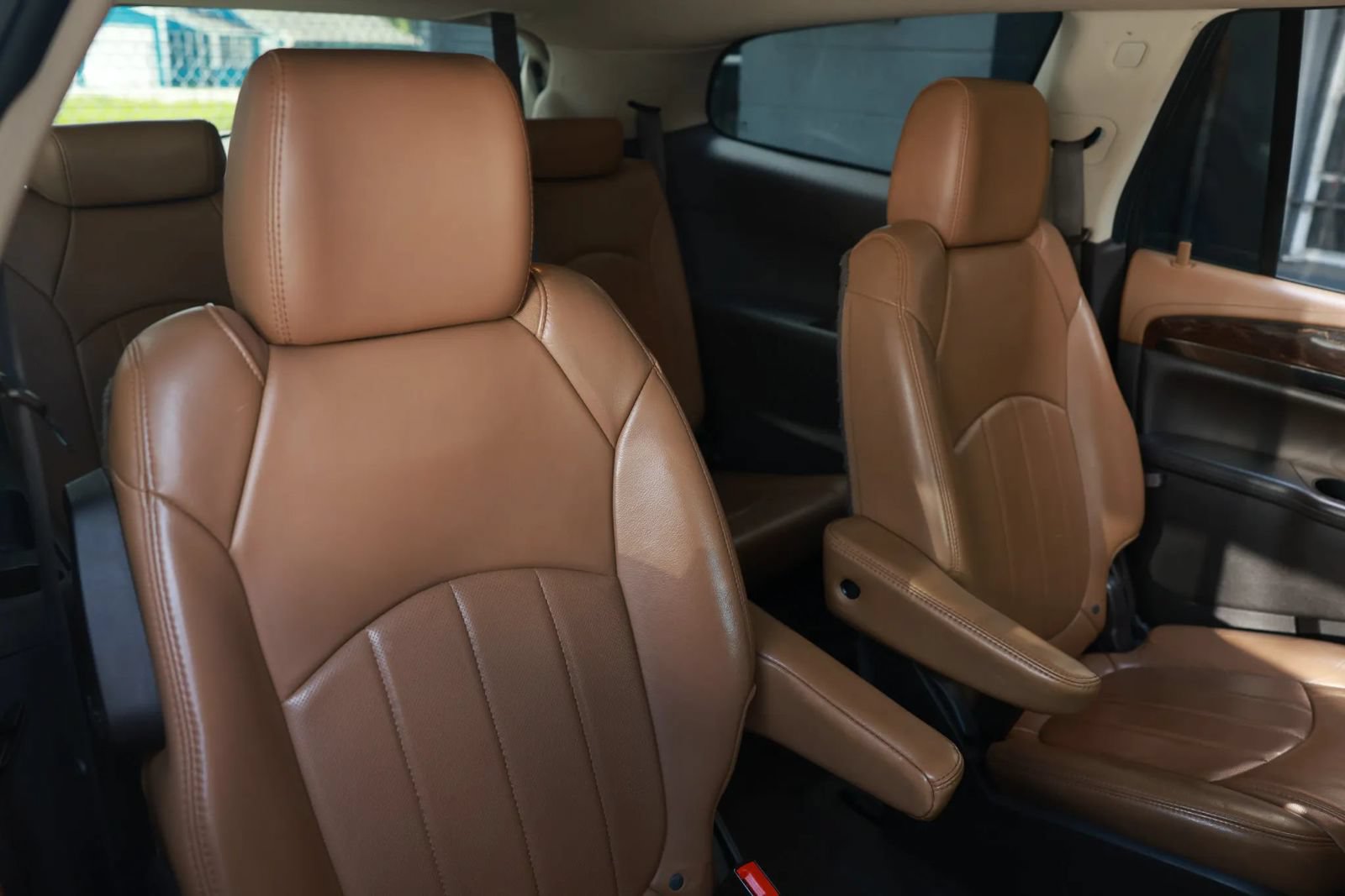 Used 2014 Buick Enclave Leather FWD image 24