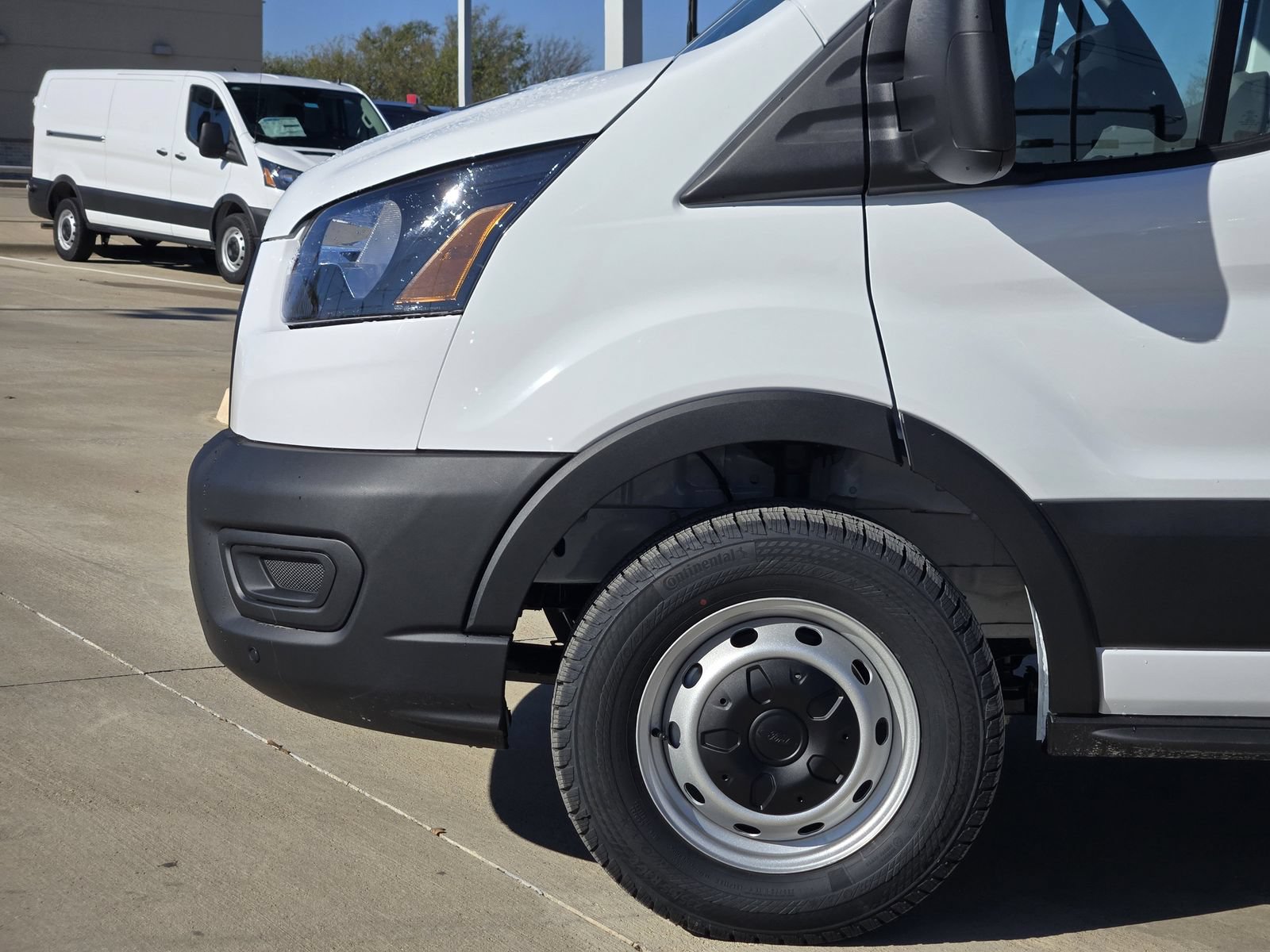New 2026 Ford Transit 250 148 Medium Roof w/ Load Area Protection Package RWD image 9