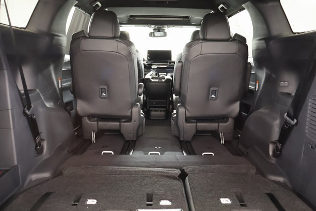 New 2026 Toyota Sienna XLE Woodland Edition AWD/4WD image 24