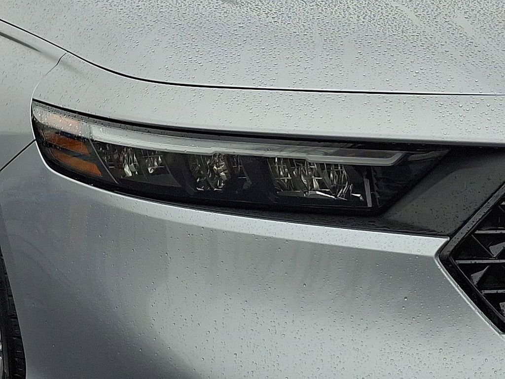 Used 2023 Honda Accord EX image 9
