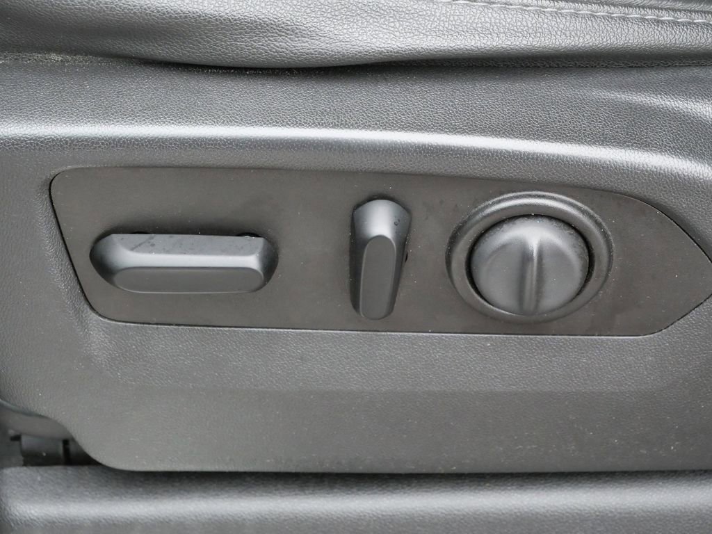 Used 2019 Chevrolet Silverado 1500 LTZ image 18