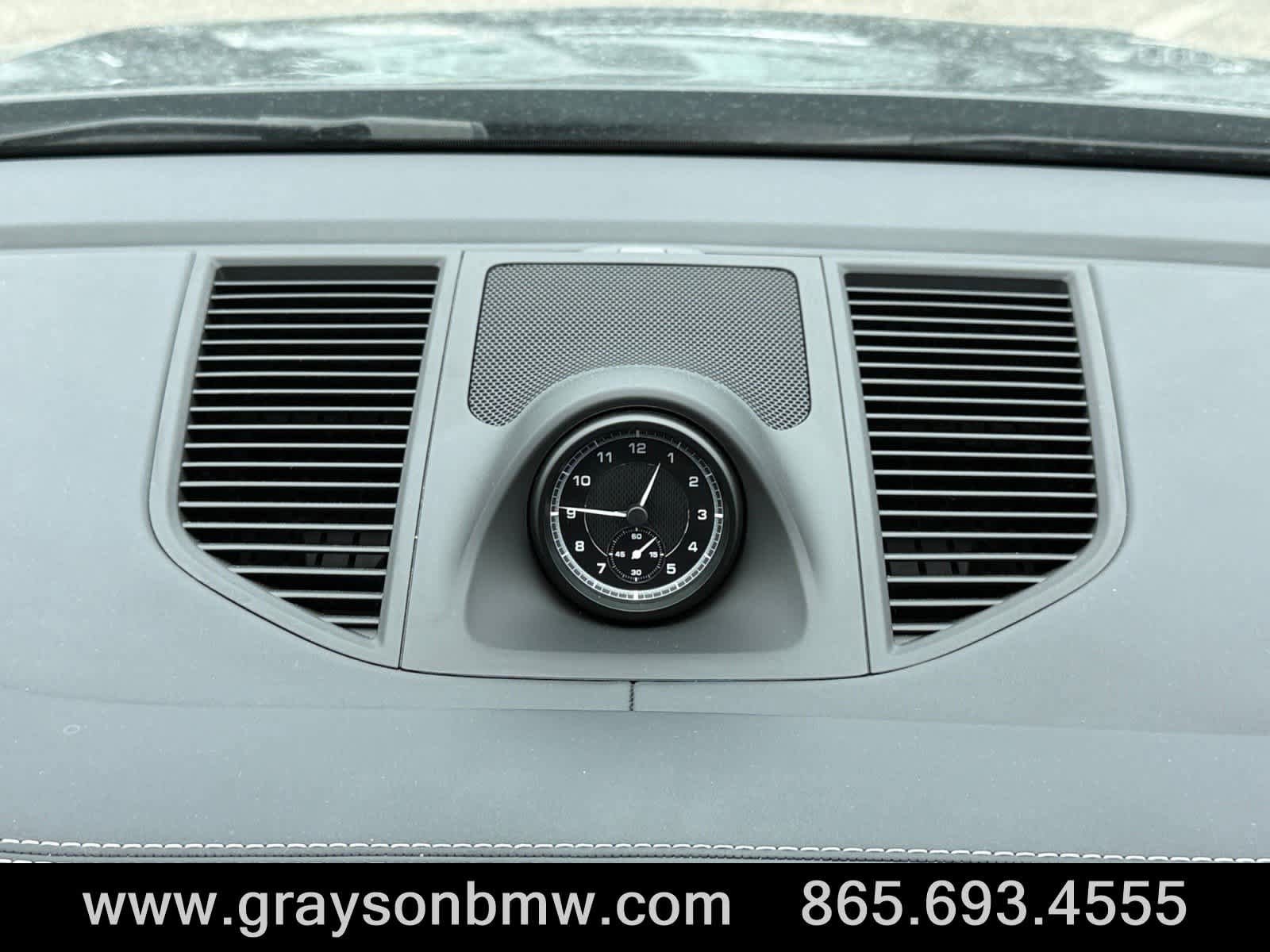 Used 2024 Porsche Macan AWD/4WD image 27