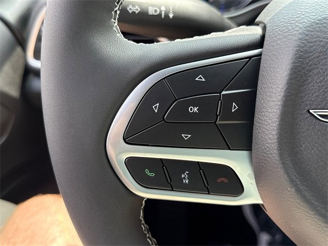 New 2025 Chrysler Pacifica Select image 17