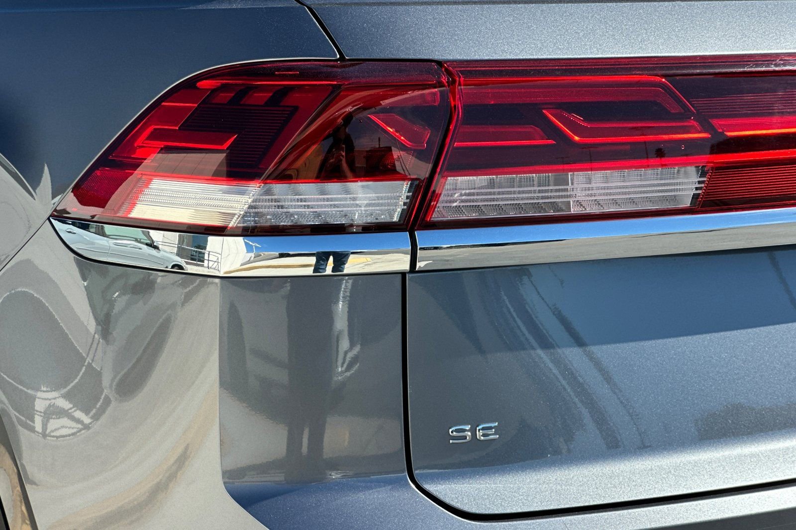 Used 2024 Volkswagen Atlas Cross Sport SE image 26