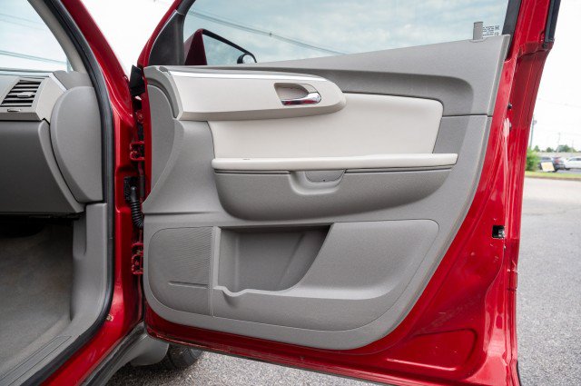 Used 2012 Chevrolet Traverse LT FWD image 33