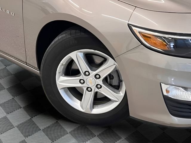 Used 2022 Chevrolet Malibu LT FWD image 24