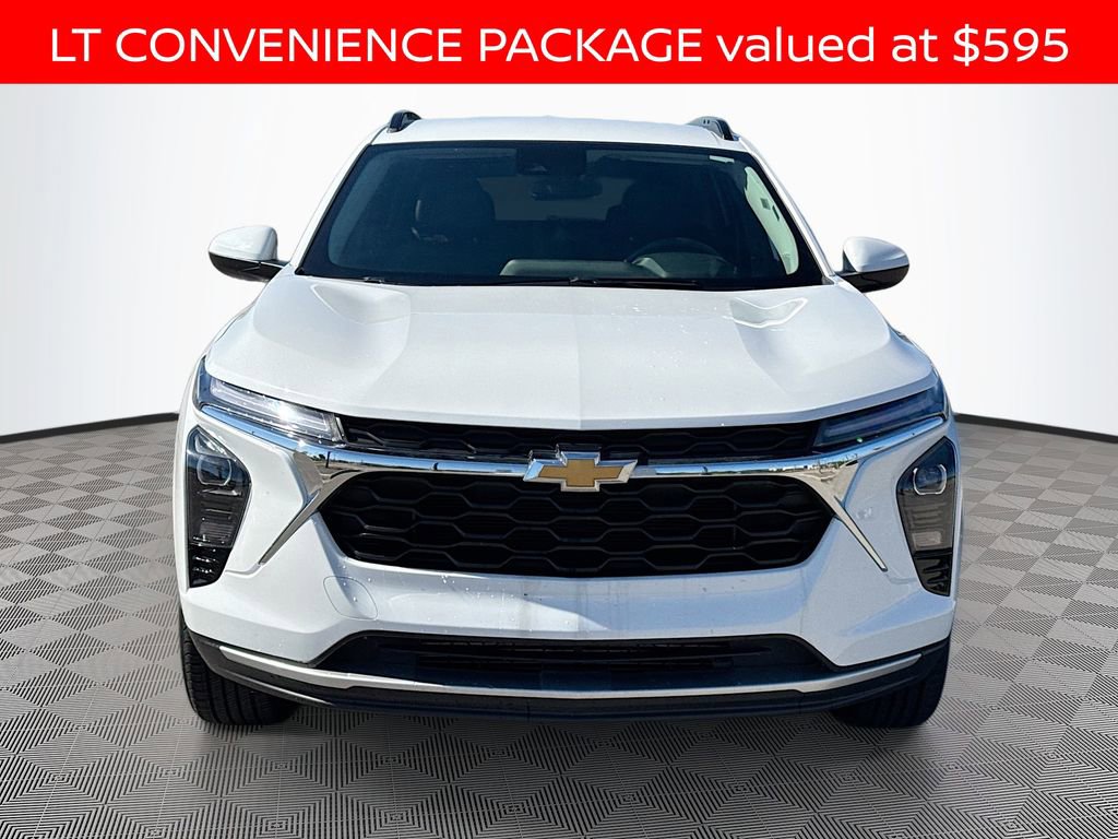 Used 2025 Chevrolet Trax LT w/ LT Convenience Package FWD image 2