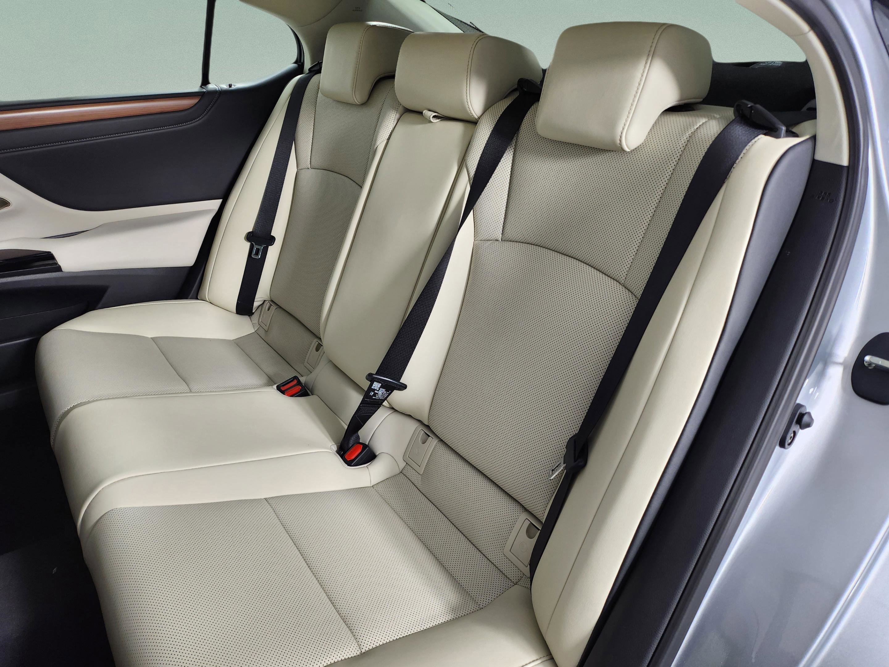 New 2025 Lexus ES 350 w/ Premium Package image 31