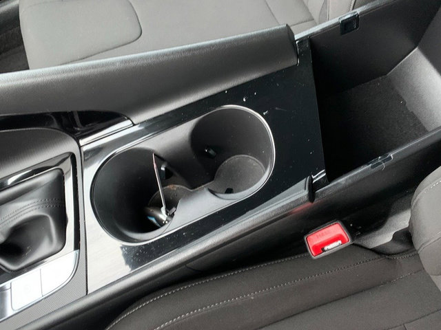 Used 2024 Hyundai Elantra Blue image 24