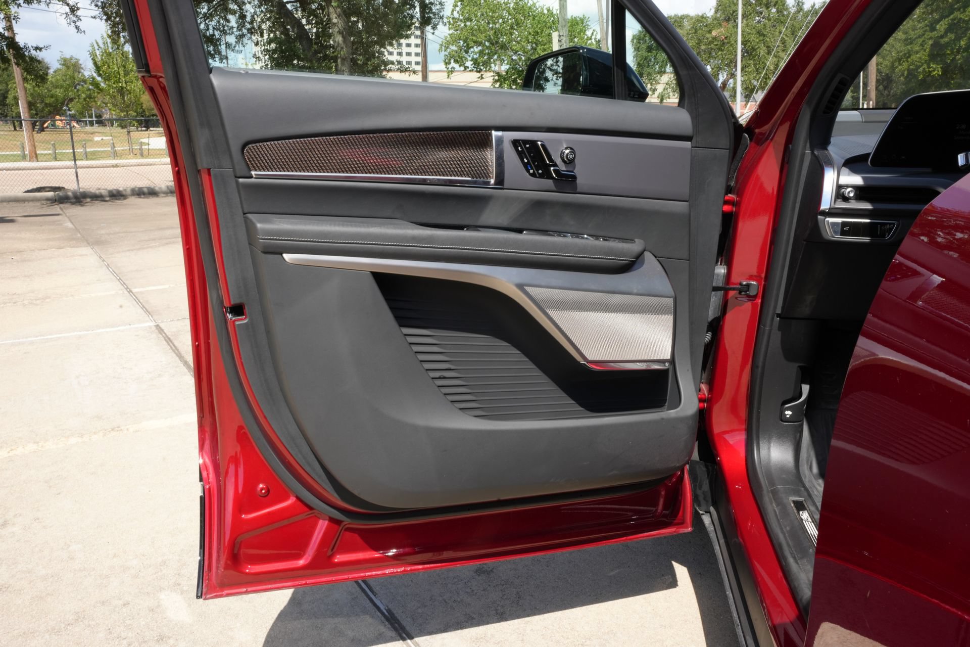 Certified 2026 Cadillac Vistiq Sport w/ LPO, Floor Liner Package AWD/4WD image 15