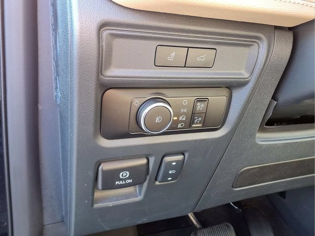 Used 2023 Ford Expedition Limited AWD/4WD image 22