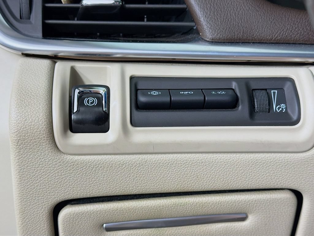 Used 2015 Cadillac XTS Premium FWD image 11
