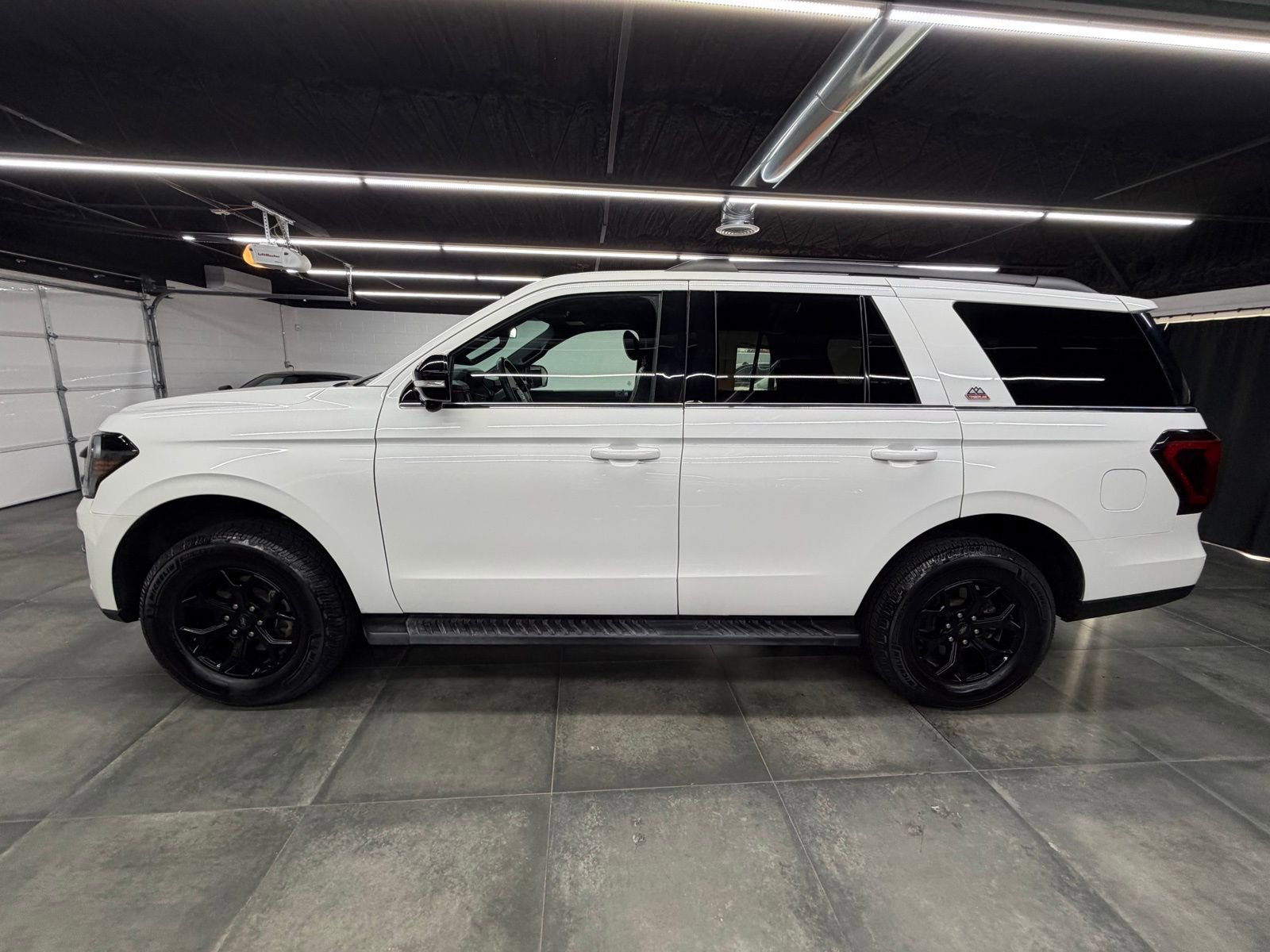 Used 2023 Ford Expedition Timberline image 3