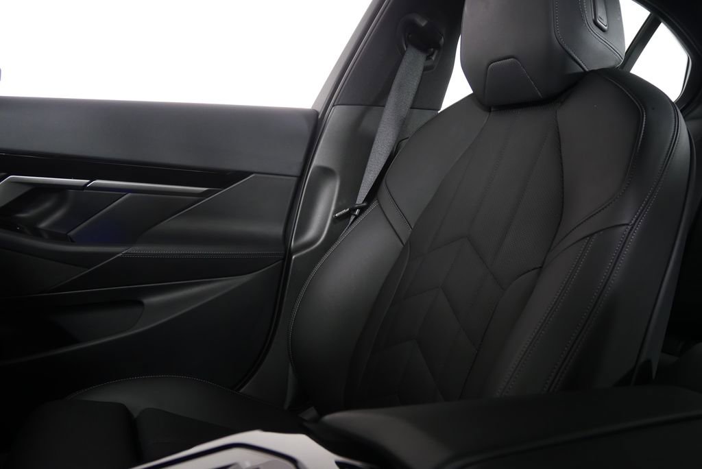 Certified 2026 BMW 530i RWD image 23