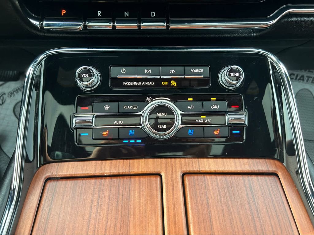 Used 2018 Lincoln Navigator L Reserve image 29