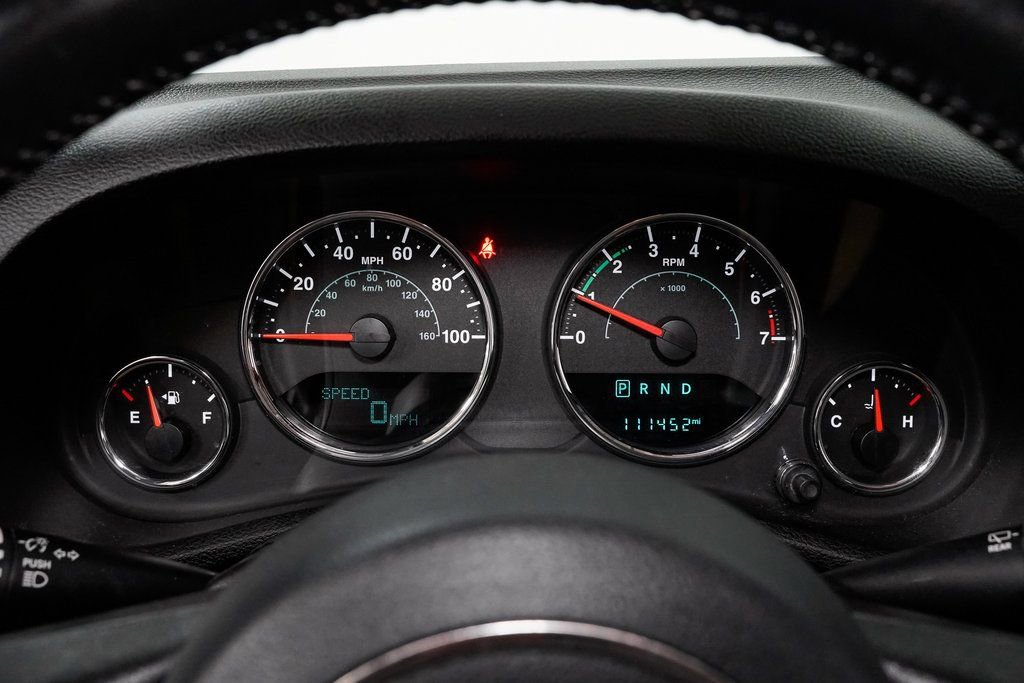 Used 2018 Jeep Wrangler Unlimited Sahara w/ Connectivity Group image 11