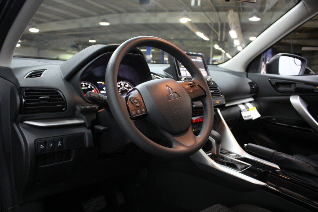 New 2026 Mitsubishi Eclipse Cross LE AWD/4WD image 5