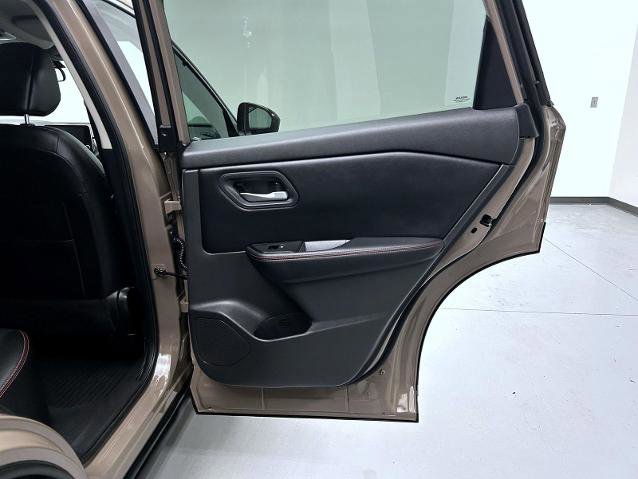 Certified 2025 Nissan Rogue SV image 17