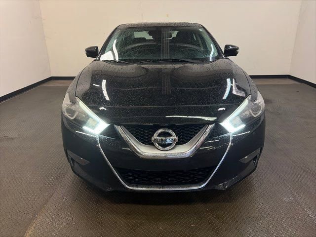 Used 2017 Nissan Maxima Platinum image 2
